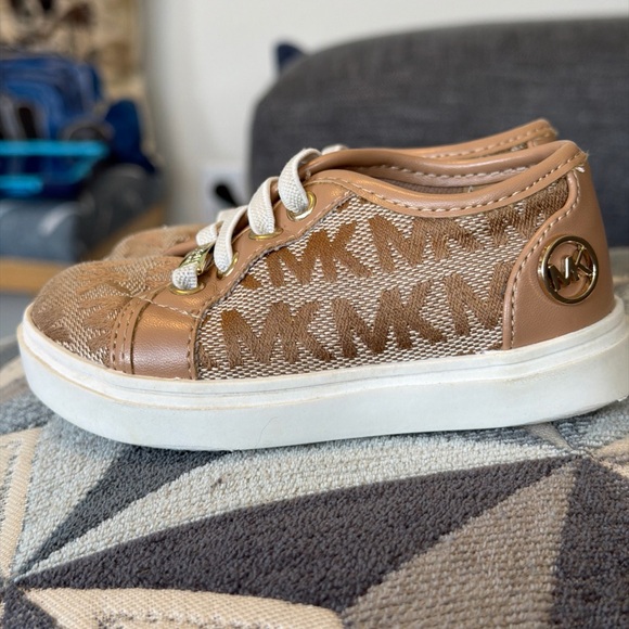 Michael Kors Shoes Little kid 5 Castella Low Top Unisex Sneakers Tan/Brown Logo - Picture 3 of 11